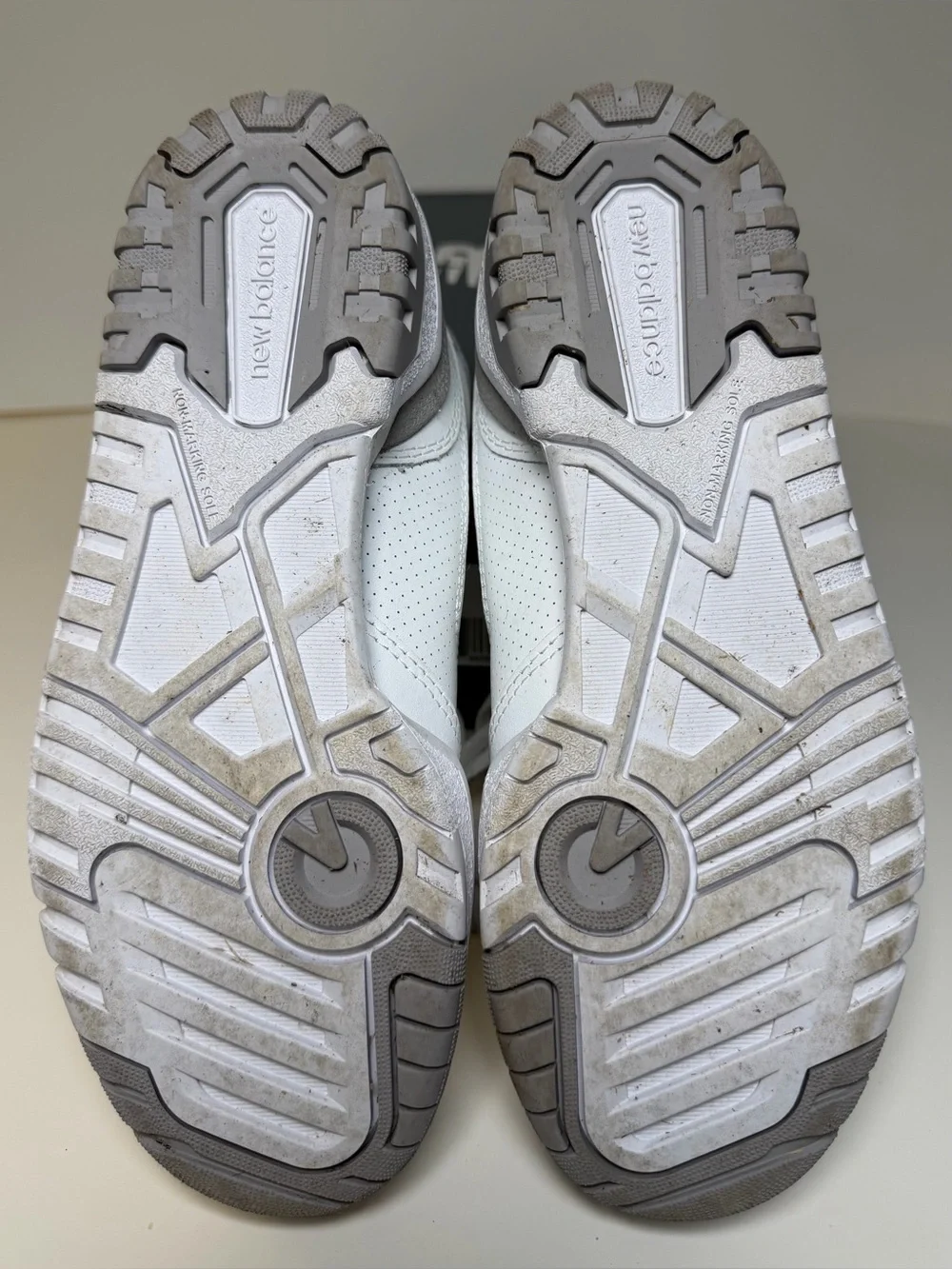 New Balance 550 Women’s 6 White Grey BBW550BB Basketball Sneaker Athletic Shoes
